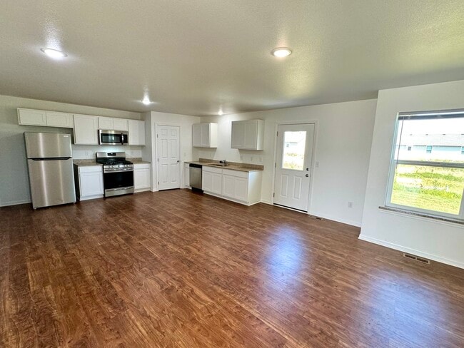 Building Photo - 839 Foley Rd