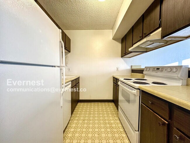 Foto del edificio - 2707 Valmont Rd