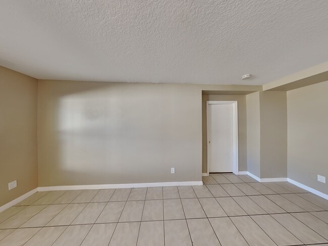 Building Photo - 1173 Singleton Cir