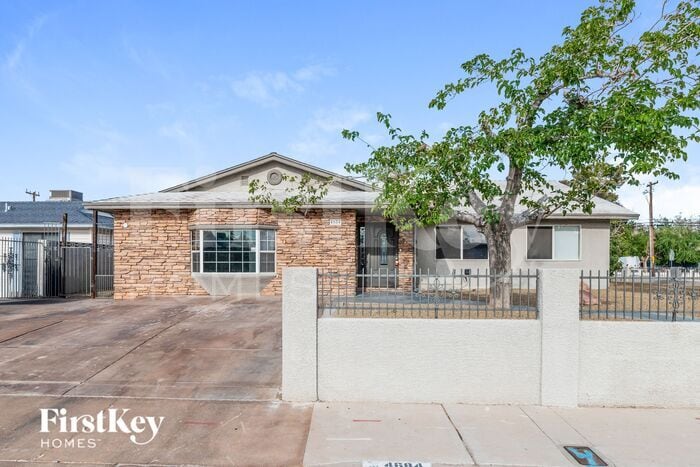 Primary Photo - 4684 El Canasta Way