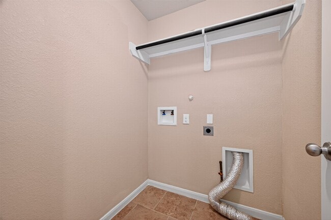 Building Photo - 5530 Casa Calvet Dr