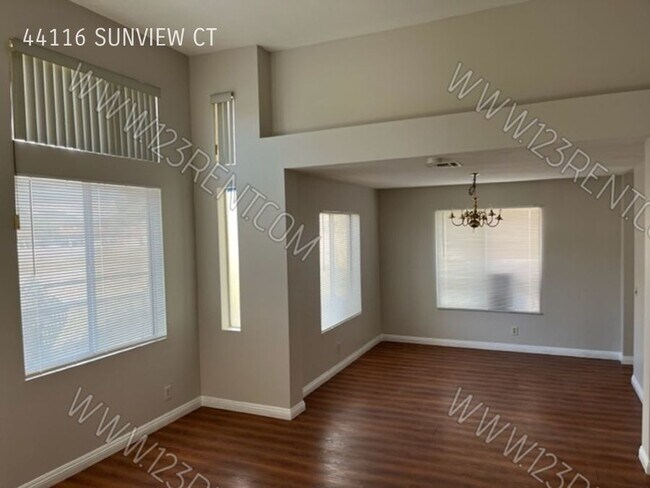Building Photo - 3BD/ 2.5 BATH 2 STORY HOME EAST LANCASTER