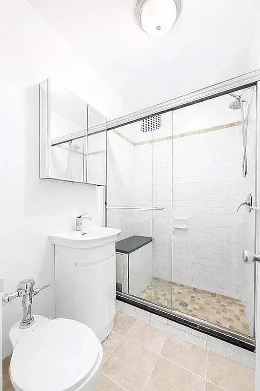 Foto del edificio - 312 W 58th St