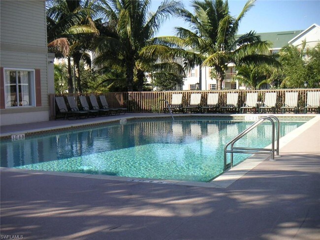 Foto del edificio - 1759 Four Mile Cove Pkwy