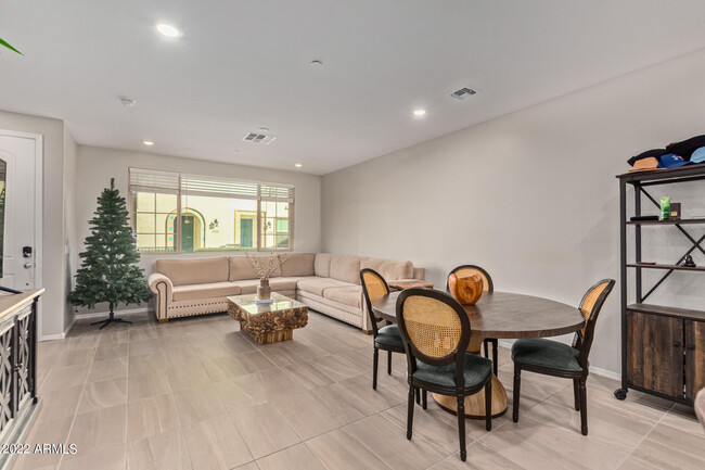 Building Photo - 2661 S Sulley Dr