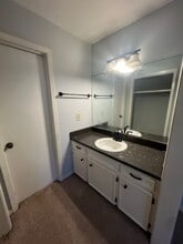 Building Photo - 562 Woodland Hills Pl