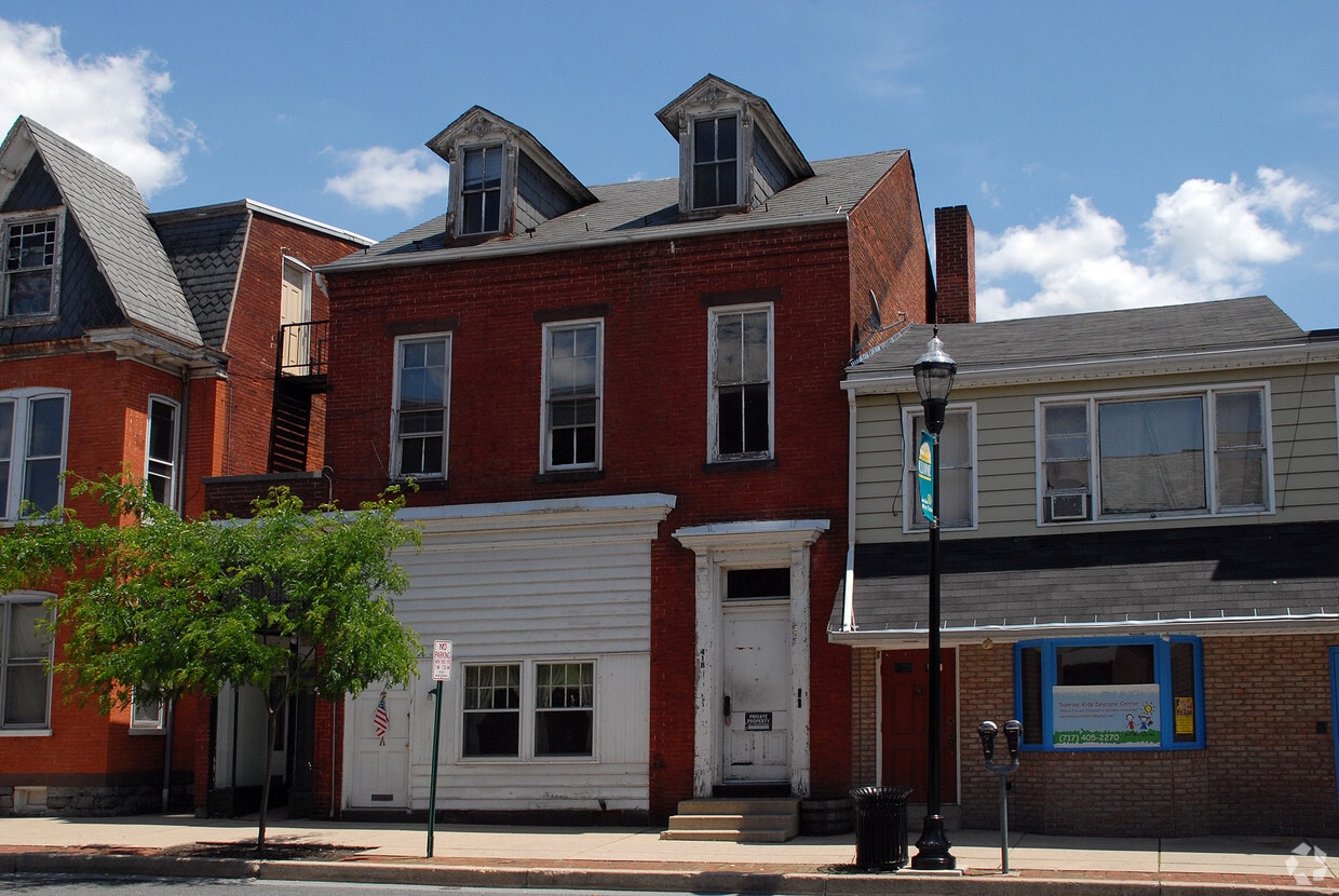 Building Photo - 418-422 Locust St