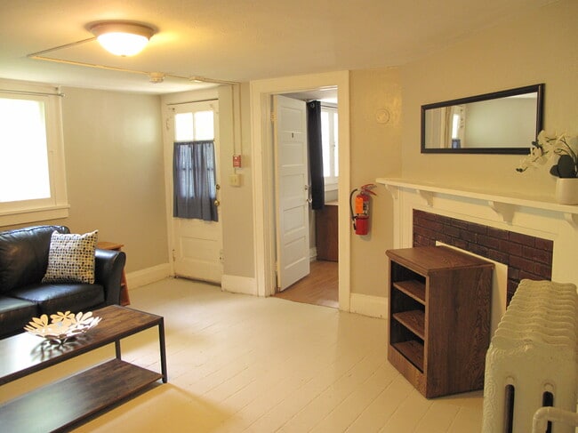 Building Photo - 315 Thurston Ave