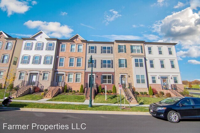 Building Photo - 3 br, 4 bath House - 13605 Harrier Way