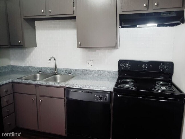 Building Photo - 1 br, 1 bath Apartment - 1000 Justice Way