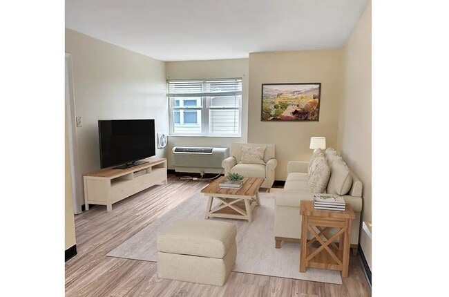 Building Photo - 101 S Columbia St