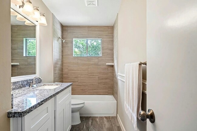 Building Photo - 5815 Effingham Dr