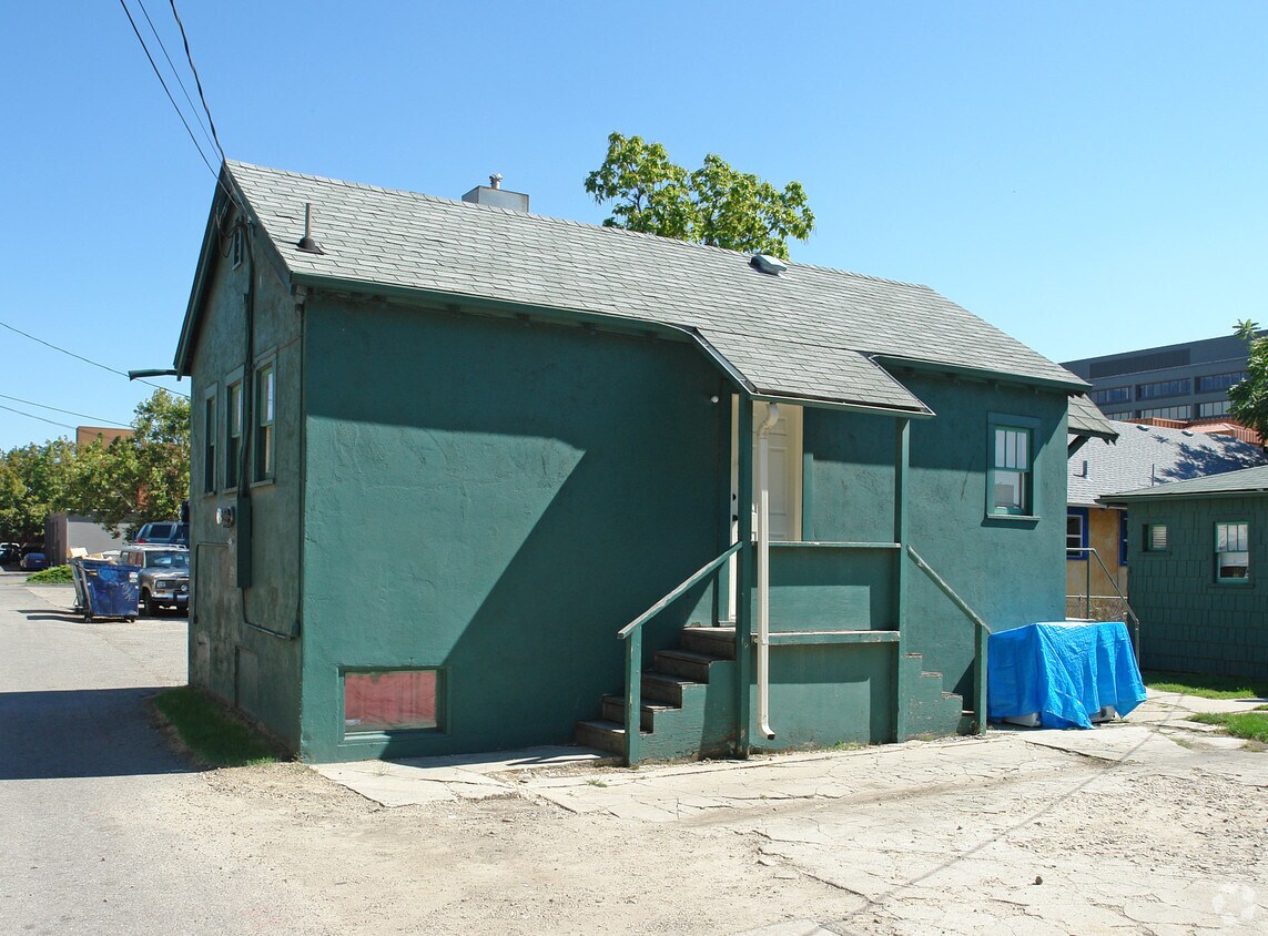 Building Photo - 1216 W State St