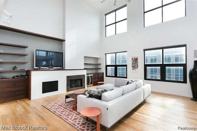 Foto del edificio - 100 N Center St