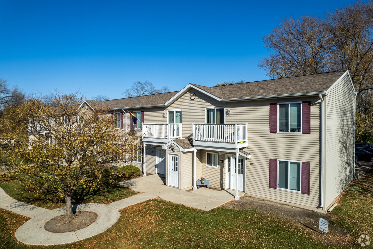 1931 Dupont Dr, Janesville, WI 53546 Apartments in Janesville, WI