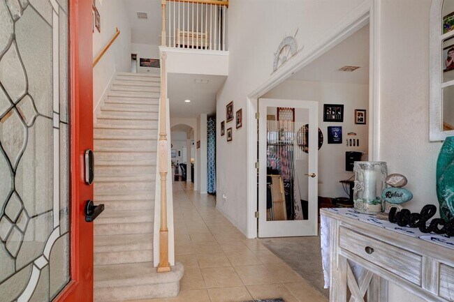 Foto del edificio - 3161 Poppy Hill Rd