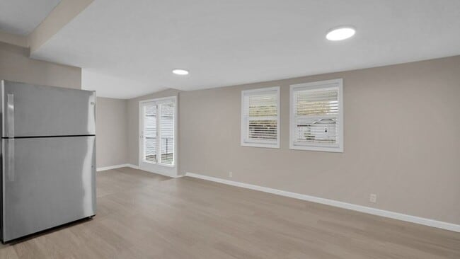 Foto del edificio - 4 bedroom 1 bath