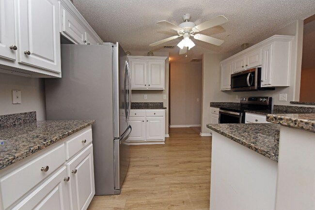 Building Photo - 1417 Faith Dr