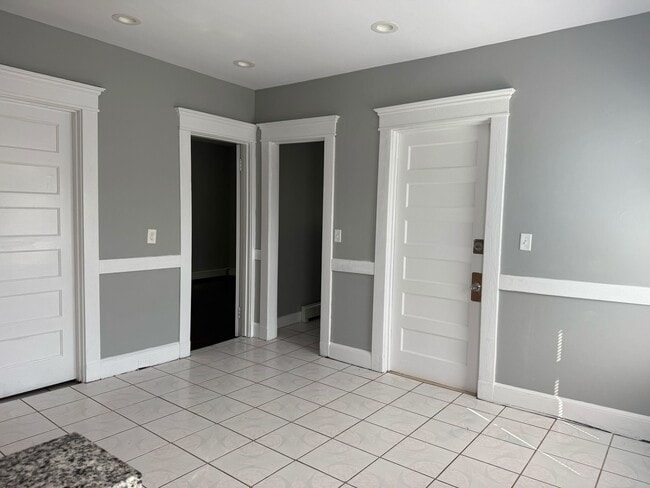 Building Photo - 135 Pendleton St