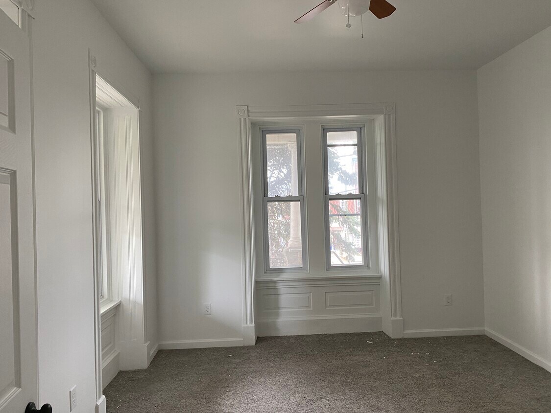 Primary Photo - 5201 Ridge Ave