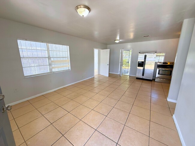 Photo - 1045 Curtiss Dr House