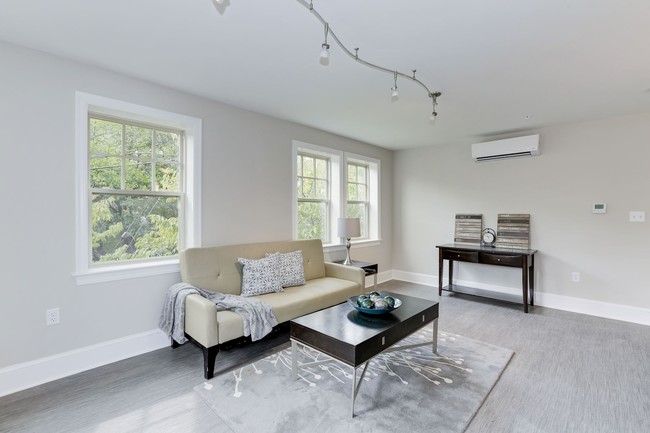 Interior Photo - Singer Flats
