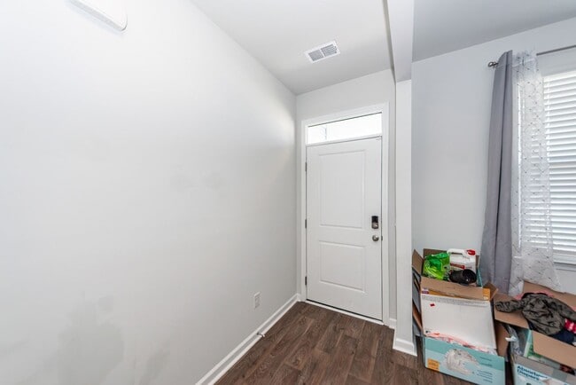 Foto del edificio - 4 Bedroom, 2.5 Bathroom Home in Carolina Groves - Moncks Corner