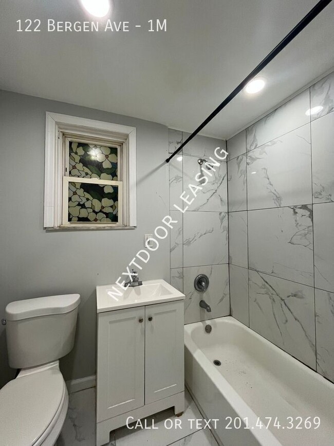 Building Photo - 122 Bergen Ave