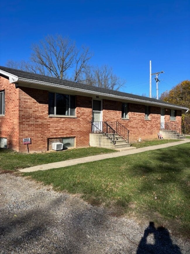 Building Photo - 16490 S Seymour Rd