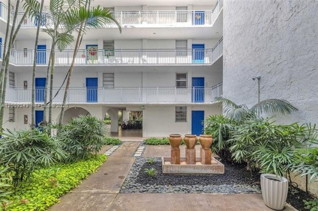 Foto del edificio - 777 NE 62nd St