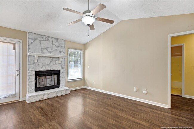 Foto del edificio - 6801 Garland St