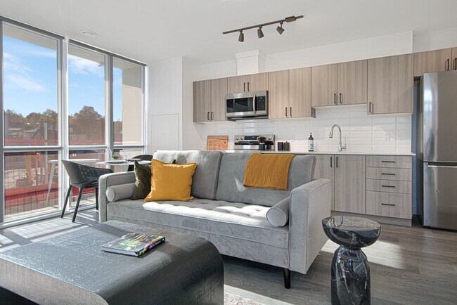 Building Photo - Huge Two Bedroom Unit in Downtown Kitchener!