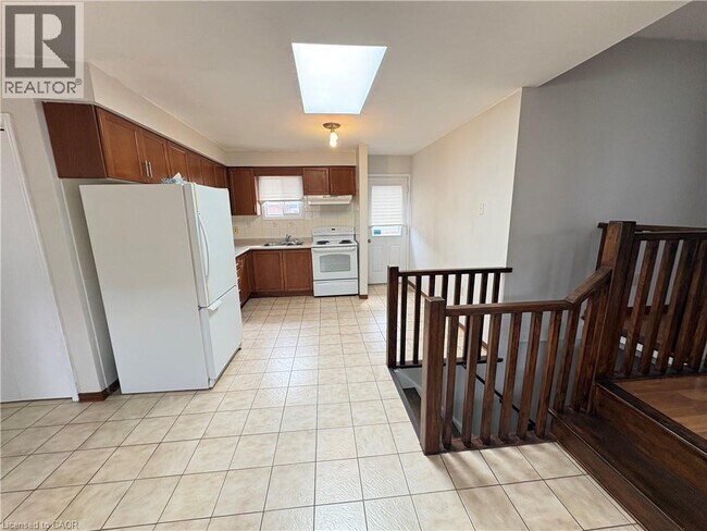 Building Photo - 358 Templemead Dr