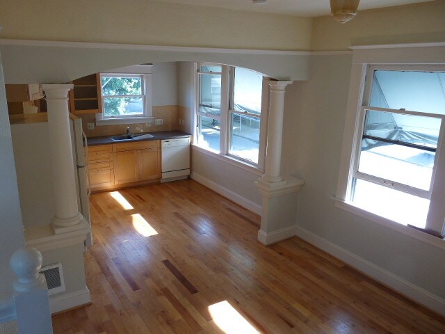 Foto principal - 3336 SW Corbett Ave