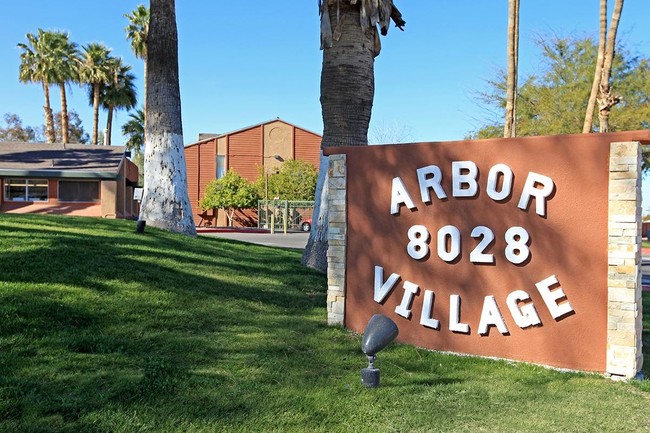 ¡Arbor Village - Arbor Village