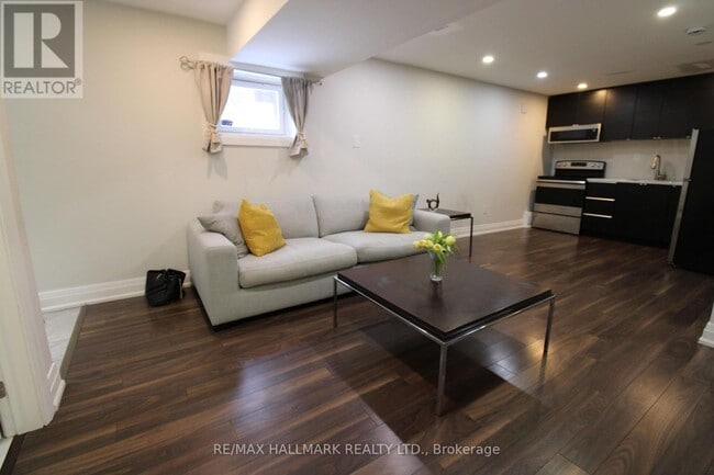 Building Photo - 158 Kingshill Rd