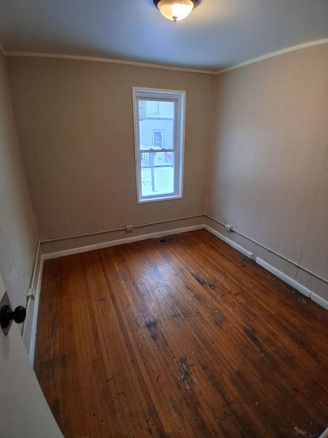 Building Photo - 8 Pulaski St