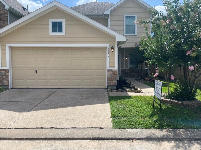 Foto del edificio - 6442 Wilshire Lakes