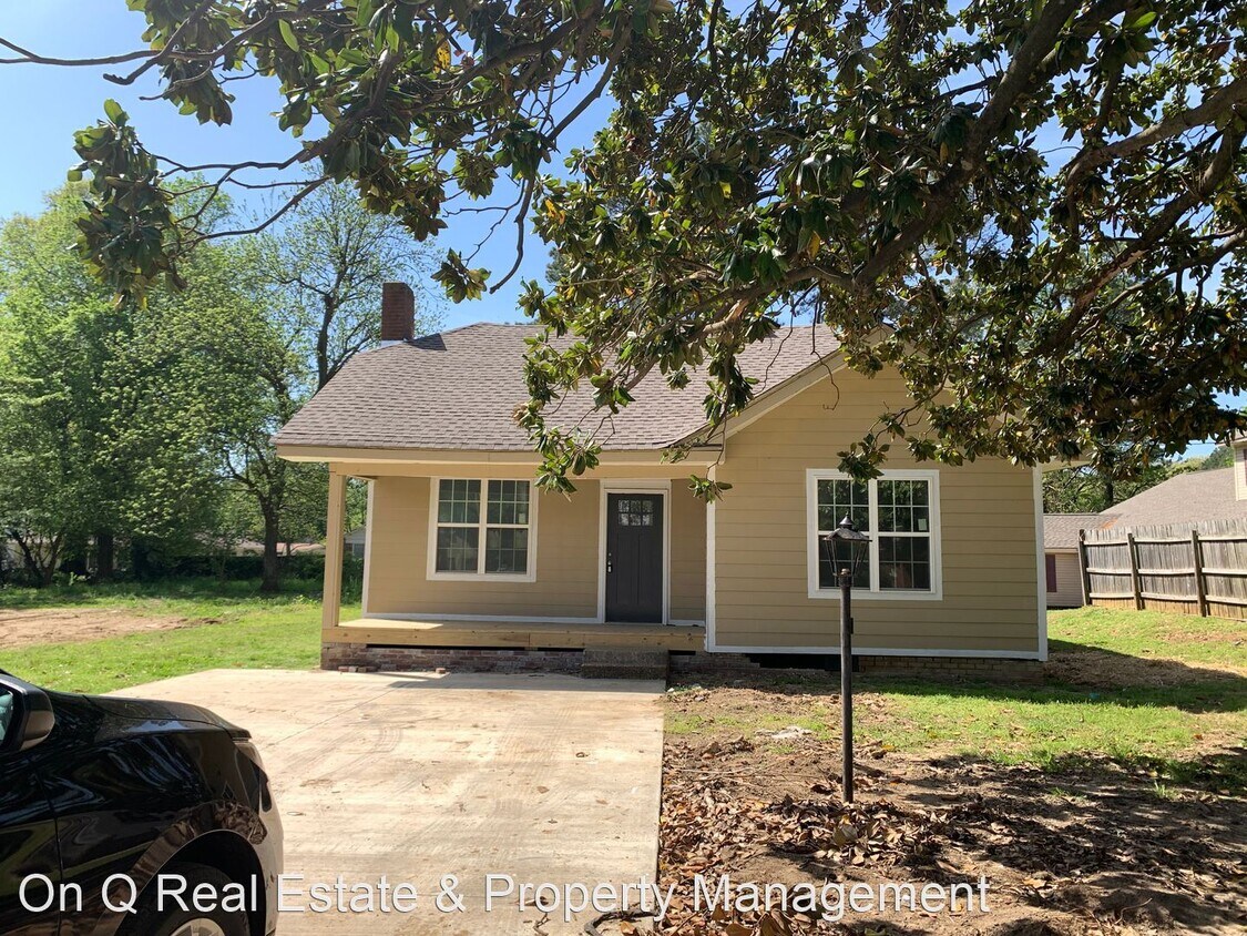 Primary Photo - 3 br, 1 bath House - 1721 W. Matthews