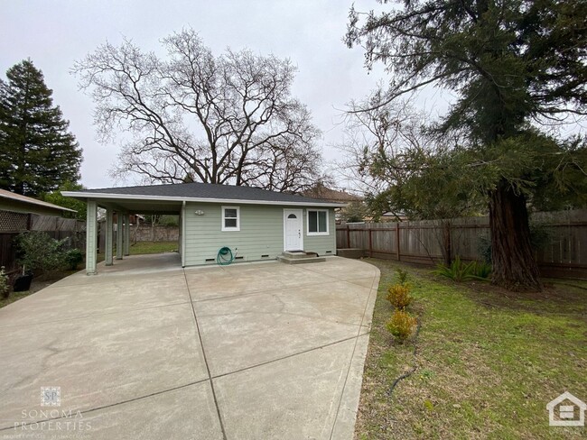 Foto del edificio - 1 Bedroom House on Sonoma's Westside