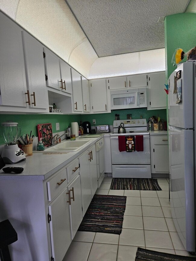 Foto del edificio - 1845 NW 18th St