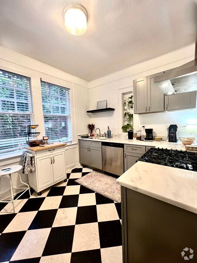 Apartments for Rent Near Emory University Atlanta, GA Student Housing