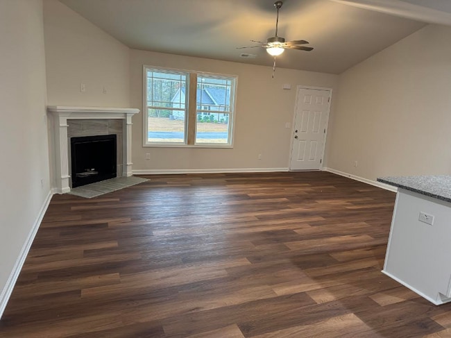 Building Photo - 103 Red Maple Pl