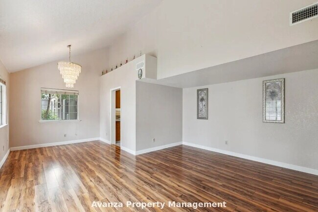Foto del edificio - 3bed/2.5 bath Home for Rent 4129 W. Regency Ave Fresno, CA 93727