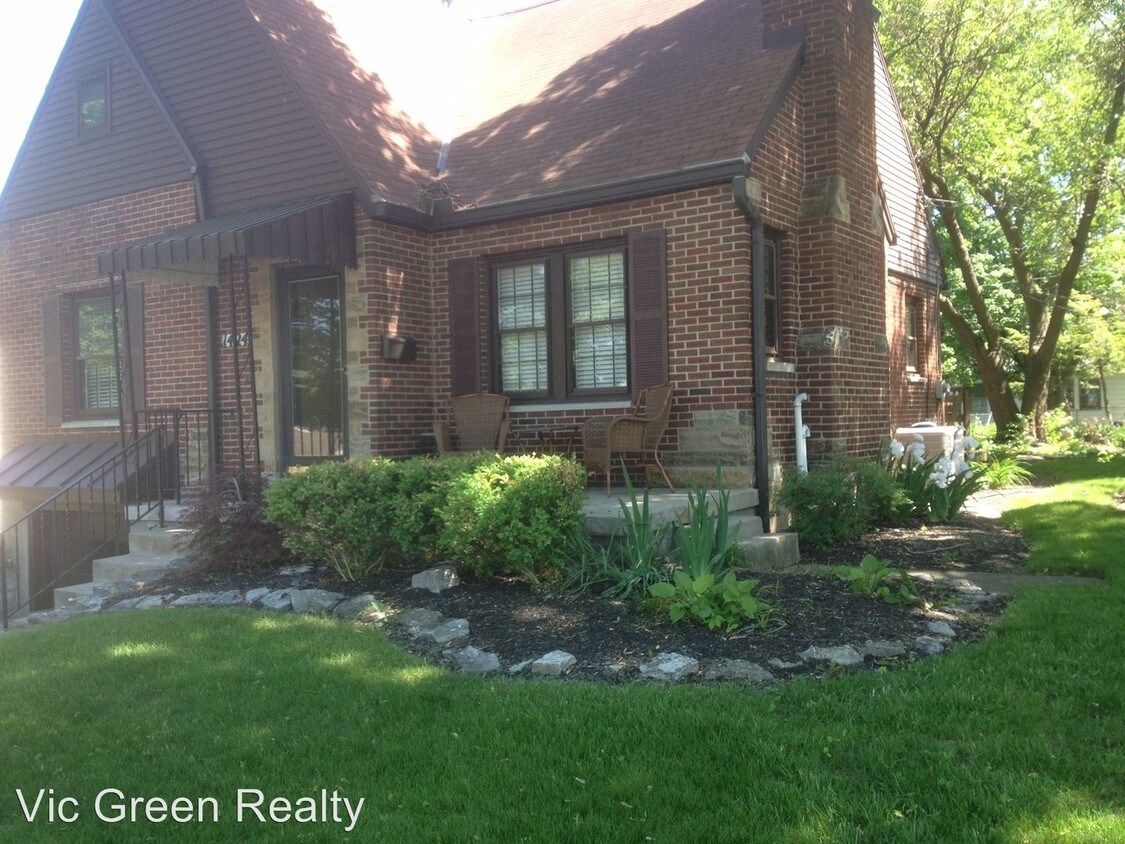 3 br, 1.5 bath House 1424 Abingdon Rd House Rental in Kettering, OH