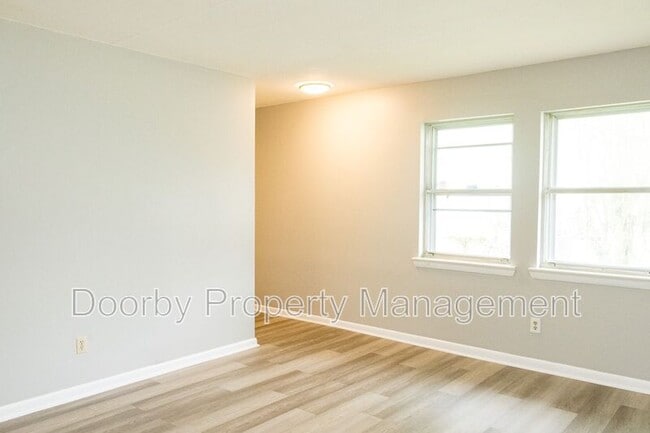 Building Photo - 5038 Cameron Ln