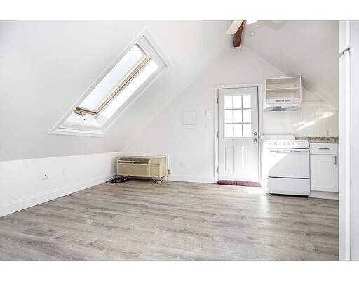 Building Photo - 5 E Foster St