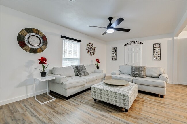 Building Photo - 706 Beaumont St