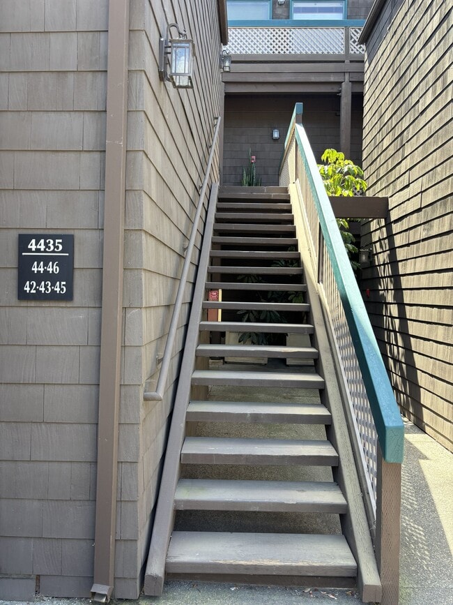 Building Photo - 4435 Nobel Dr