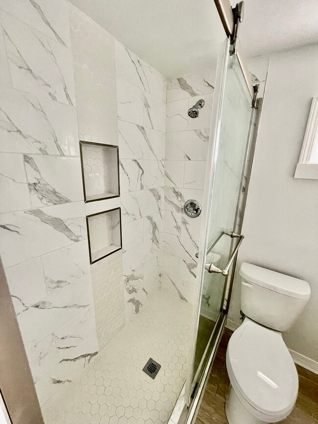 Building Photo - 9305 River Ln